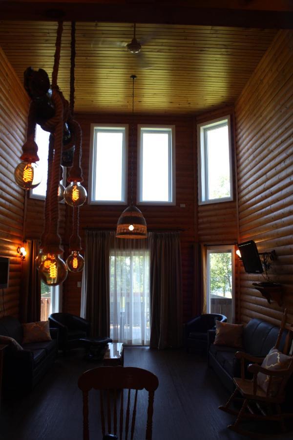 Chalets Et Spa Lac Saint-Jean Chambord Exterior photo